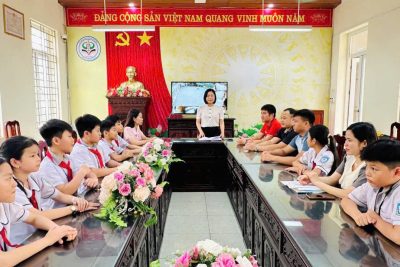 BAN GIÁM HIỆU GẶP MẶT, TIẾP LỬA CHO HỌC SINH TRƯỚC THỀM HỘI THI CẤP TỈNH